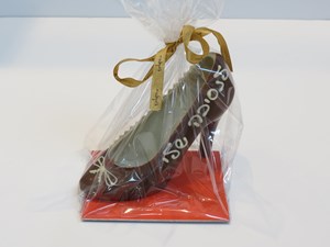 נעל עקב משוקולד - לנסיכה שלי 18X13 ס"מ <br>שוקולוד בוטיק עבודת יד