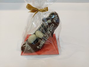 נעל עקב משוקולד - יום הולדת שמח 18X13 ס"מ <br>שוקולוד בוטיק עבודת יד