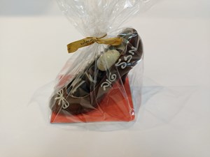 נעל עקב משוקולד - מזל טוב 18X13 ס"מ <br>שוקולוד בוטיק עבודת יד