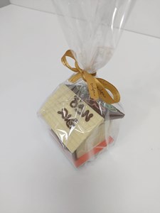 בית משוקולד קטן מזל טוב     8x9